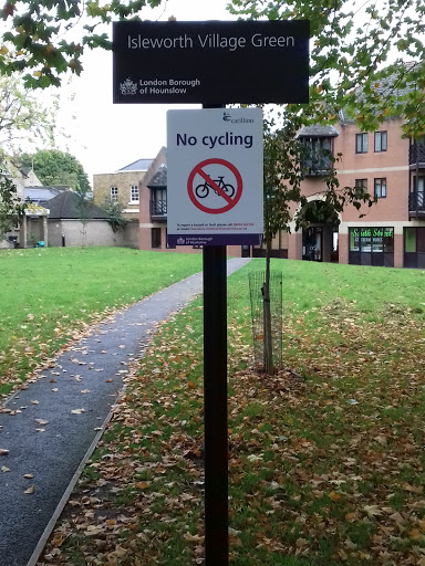 Isleworth Village Green. - Thumbnail