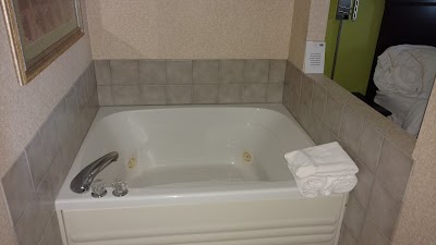 Photos of Holiday Inn Express & Suites Findlay