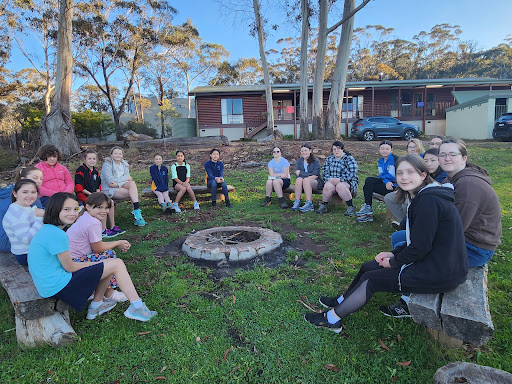 Lithgow Girl Guides Logo