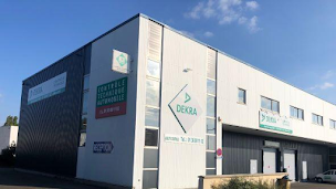 Photo n°1 de Centre contrôle technique DEKRA à Houdan (Centre de contrôle technique)