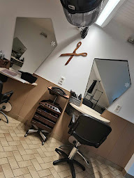 Photo n°5 de ArtLun'hair à Jaujac (Salon de coiffure)