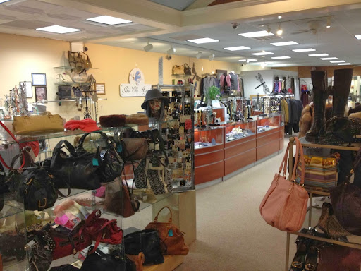 It's Chic Again! Upscale Consignment - Visual