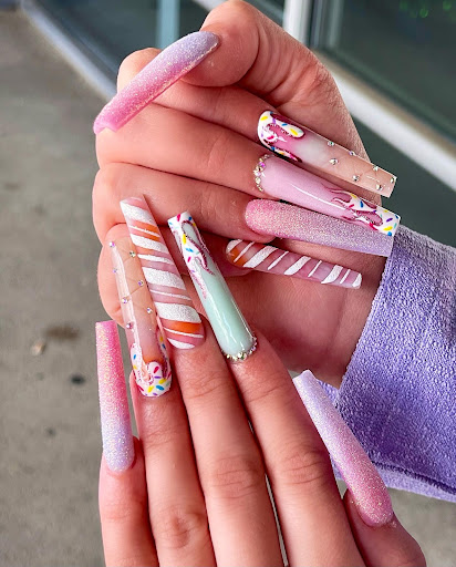 Rose Nails In Green - Thumbnail