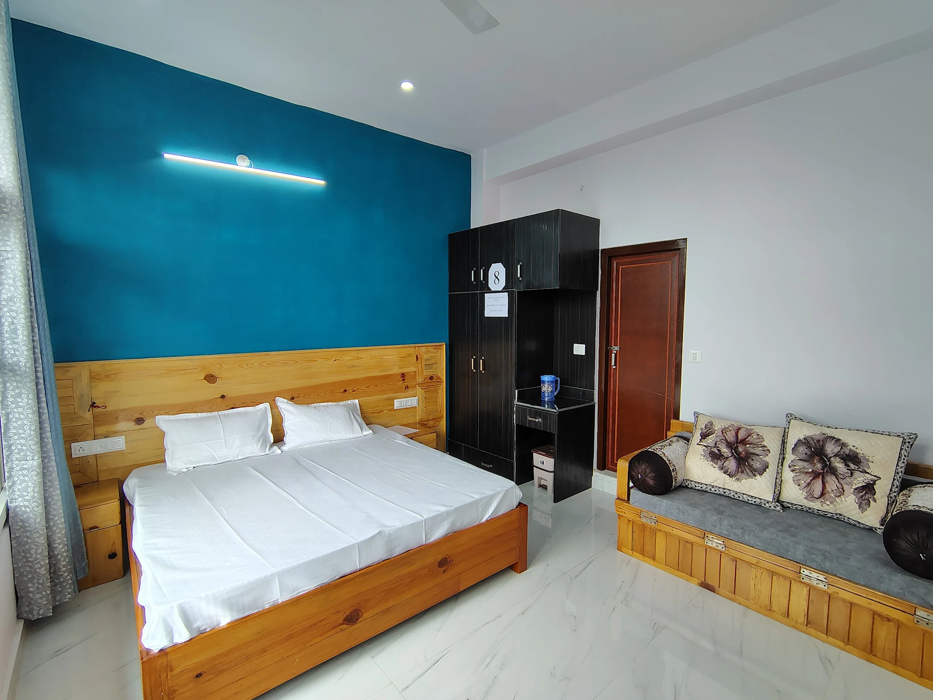 The Kiwi Shadow Guest House