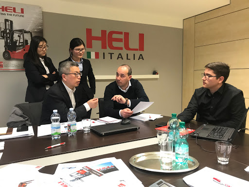 HELI ITALIA SRL - VENDITA CARRELLI ELEVATORI - PIATTAFORME AEREE Gallery - Italy