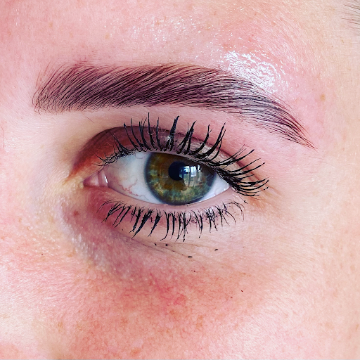 Candella Stewart Lashes: Brows: Nails: Beauty - Thumbnail