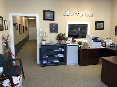 Edward Jones - Financial Advisor: Lynn M Mills