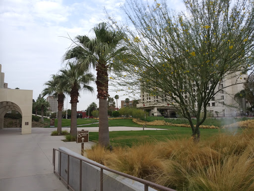 Republic Parking (Riverside Parking Lot 33) - Thumbnail