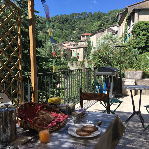 Photo de Le Domaine de l'Eau Vive à Chassiers (07110)