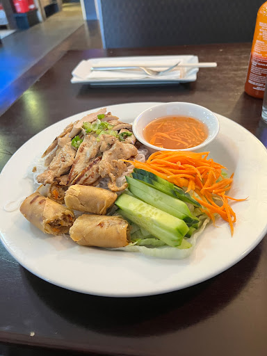 Pho Mac Restaurant - Visual