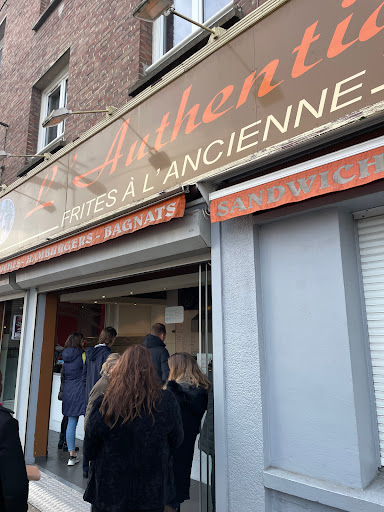 Photo 3 - 411 Avenue Burger