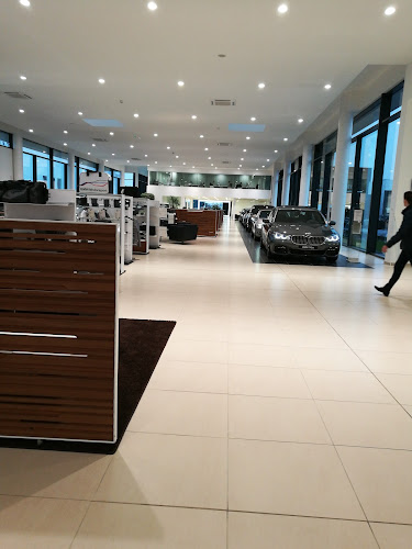 Commentaires et avis sur HUCHET - BMW RENNES