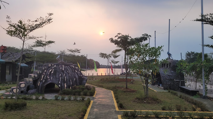 Wahana menarik di Pantai Buatan Ciseeng, Bogor