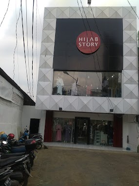 Hijab Story, Author: novi octaviany