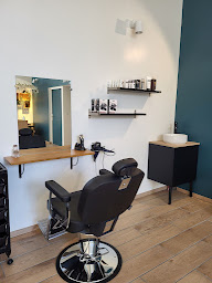 Photo n°15 de A Pauliine Hair - Coiffeur Châteauroux à Châteauroux (Salon de manucure)