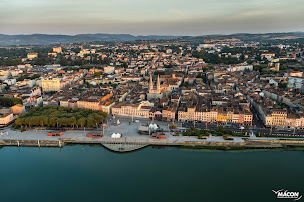 Photo n°4 de Mairie de Mâcon à Mâcon (Administration)