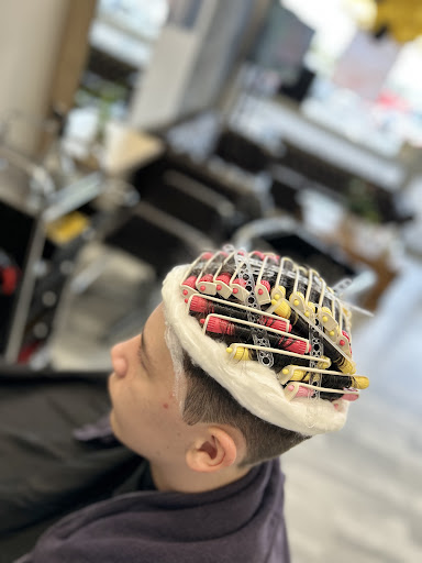 Enorm Friseursalon - Thumbnail