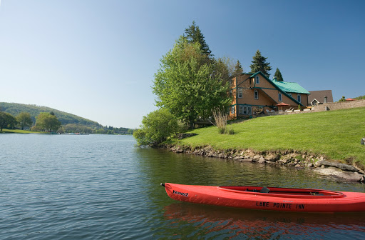 Lake Pointe Inn Bed And Breakfast - Thumbnail