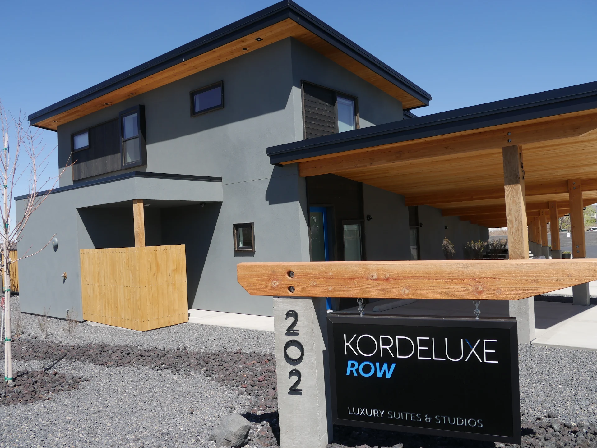 Kordeluxe Row Luxury Suites & Studios