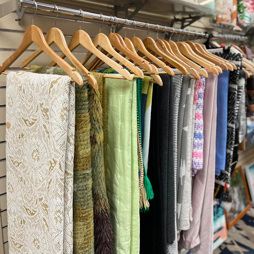 Church 4 Life Op Shop Woodrising - Thumbnail