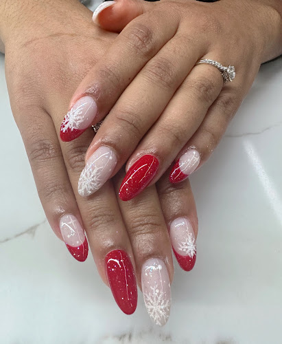Purelux Nail Salon interior view