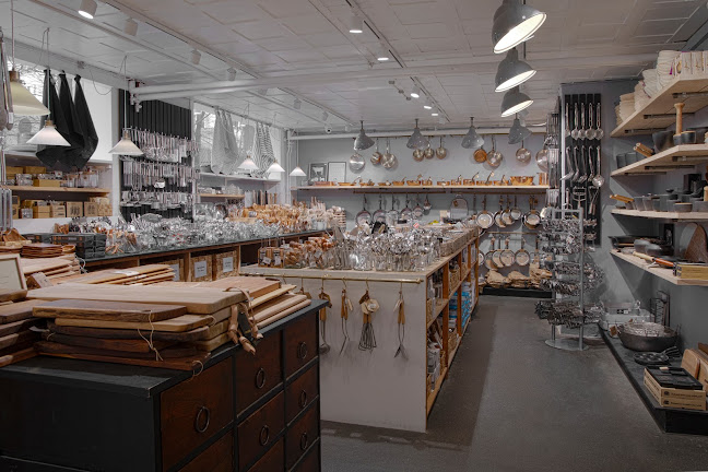 Comentarii opinii despre H. Skjalm P.