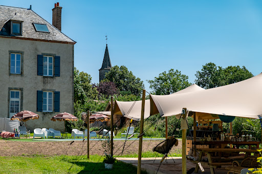 Photo de Château de Peufeilhoux: chambres d'hôtes de luxe dans un cadre haut de gamme, mariages, visites... à Vallon-en-Sully (03190)