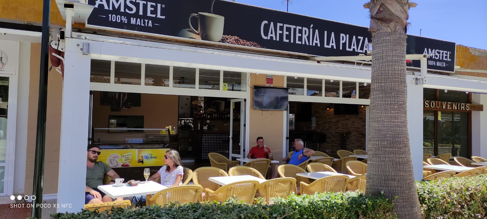 Cafetería La Plaza — photo 1
