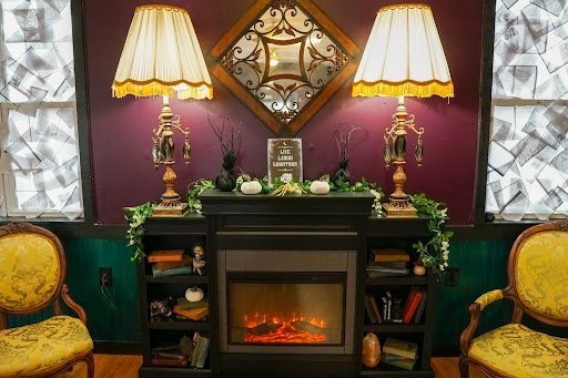 Curious Grounds Gallery - United States