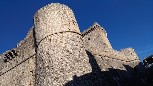 Castello Piccolomini