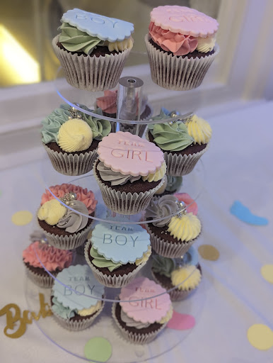 Couple Bakes - Visual