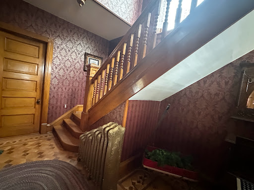 The Patch-Eeten House - Visual
