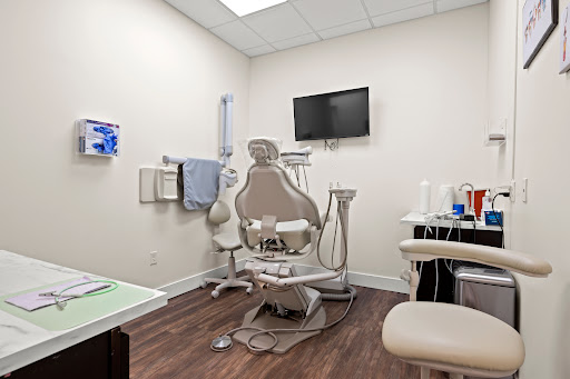 𝑺𝒑𝒓𝒊𝒏𝒈𝒇𝒊𝒆𝒍𝒅 𝑫𝒆𝒏𝒕𝒂𝒍- 𝑫𝒆𝒏𝒕𝒊𝒔𝒕 𝒊𝒏 𝑺𝒑𝒓𝒊𝒏𝒈𝒇𝒊𝒆𝒍𝒅