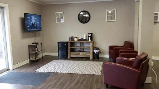 Lou’s Salon