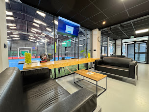 Photo n°2 de Club 45 - Padel & Golf à Châteaurenard (Club de padel)