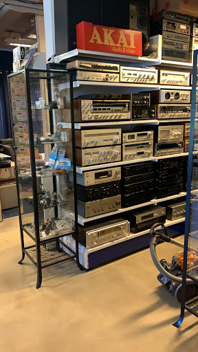 Vintage Audio Dreams - Thumbnail