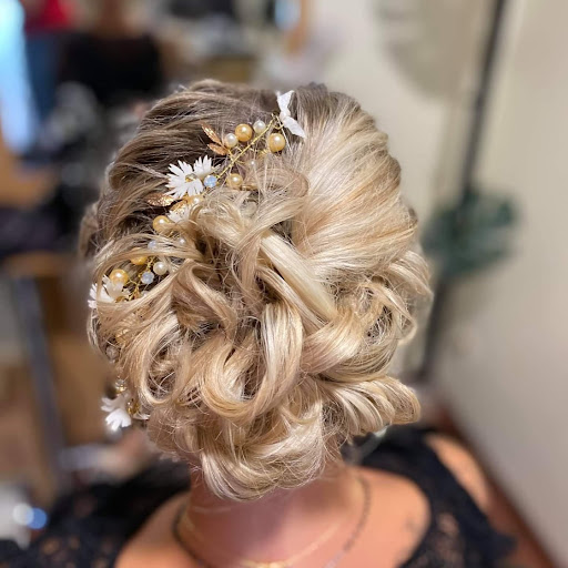 Reality Coiffure - Thumbnail