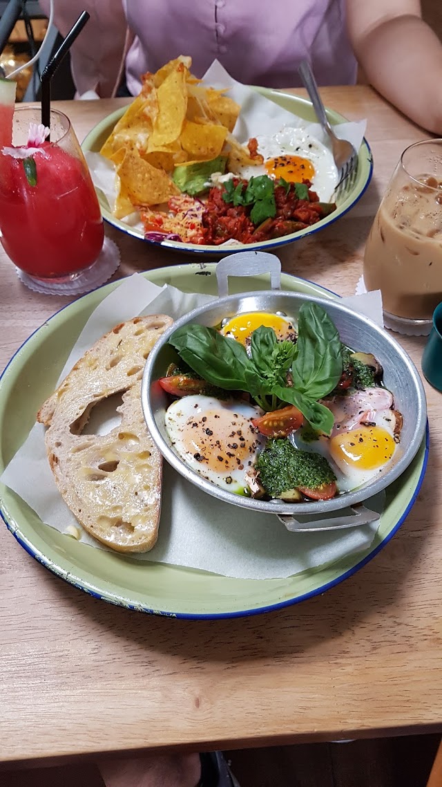 Flower in the Window Cafe