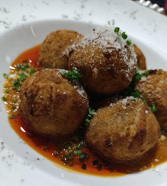 Mezedes Tavern Noulis by null