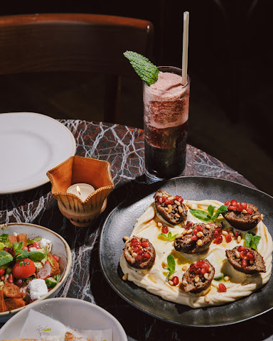 Villa Mamas Restaurant London by null