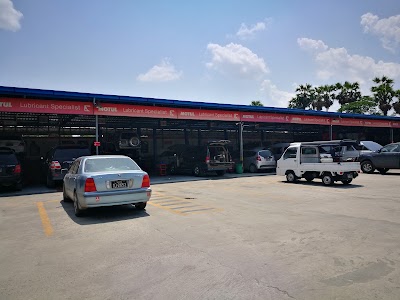 Photos of United Auto