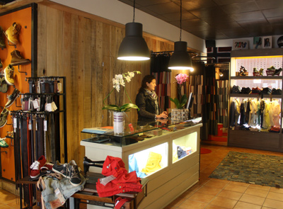 Moda home, dona a Lloret, Hemisphery - Thumbnail