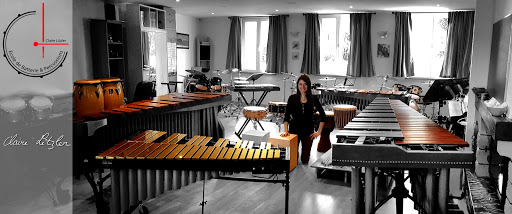 Claire Litzler – Percussionniste, Chanteuse & Professor De Percussions Logo
