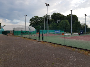 Photo n°35 de Tennis Club De Ferney Voltaire - TCFV à Ferney-Voltaire (Moniteur de tennis)