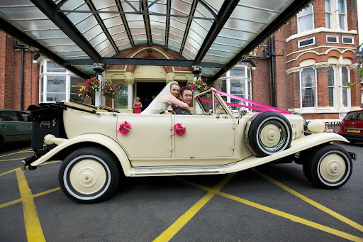 Regal Wedding Cars Logo