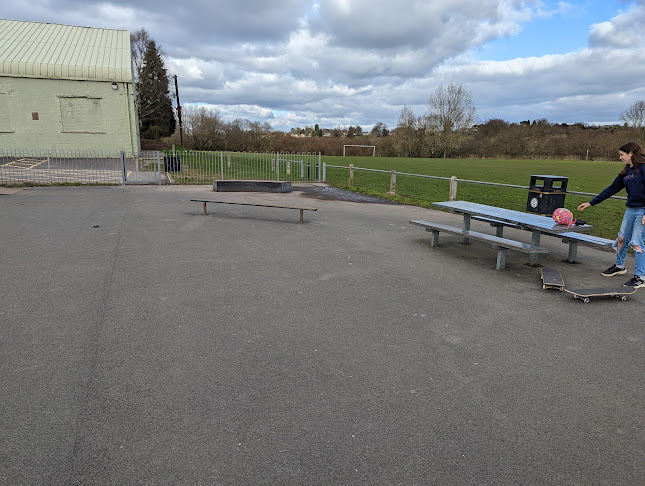 Comments and reviews of Knypersley Skatepark