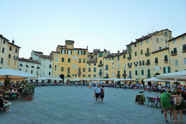 Piazza dell’anfiteatro