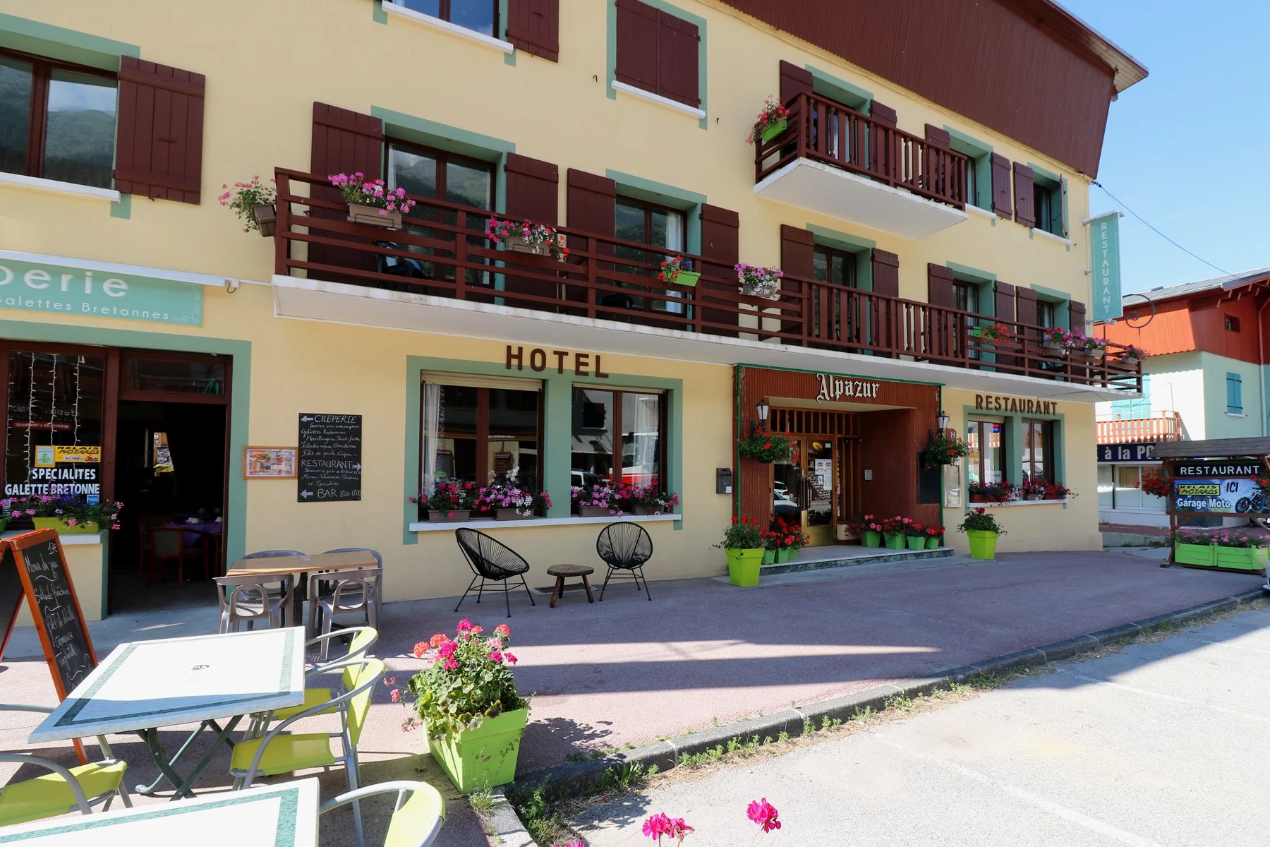 ALPAZUR Hôtel-restaurant- Crêperie-PUB-Salle de séminaire-SPA SAVOIE 73