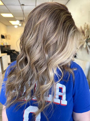 Karly Maria Hair - Thumbnail