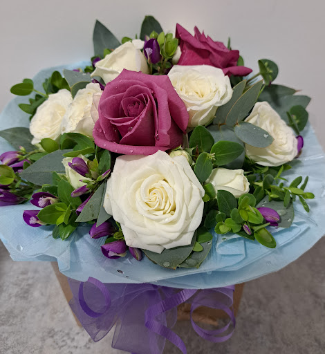 Vikki's Flowers - Thumbnail